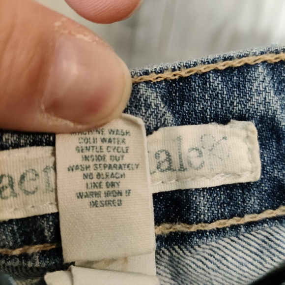 ***Ae'ropostale Distressed Ankle Jeans (Size 1/2) - Picture 4 of 4